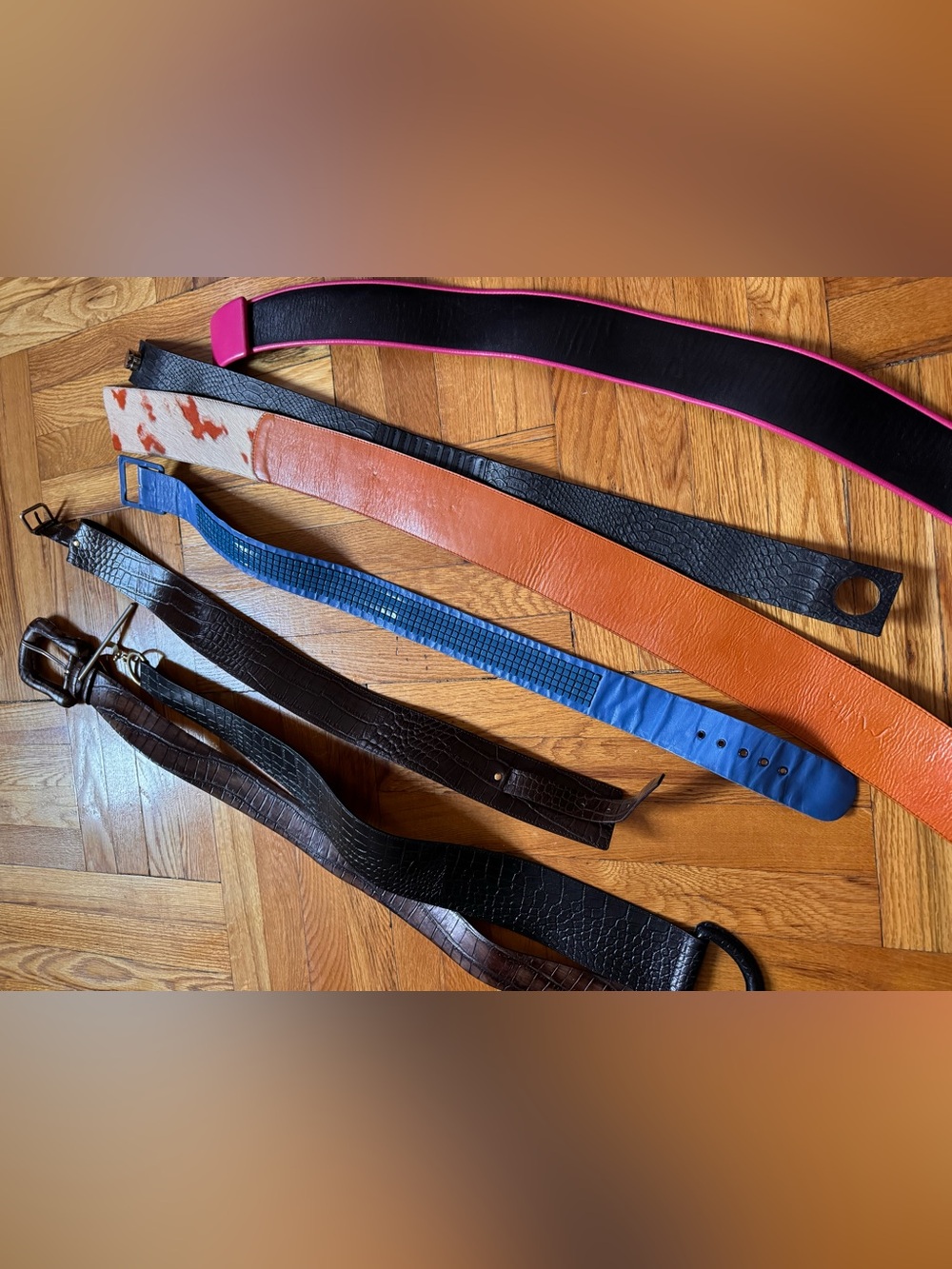 7 Women’'s Leather Belts Set - Black, Brown, Blue, Tan, Pink Accents